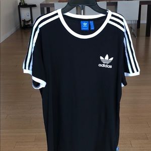 NWOT Adidas T-shirt 3 stripe sleeve